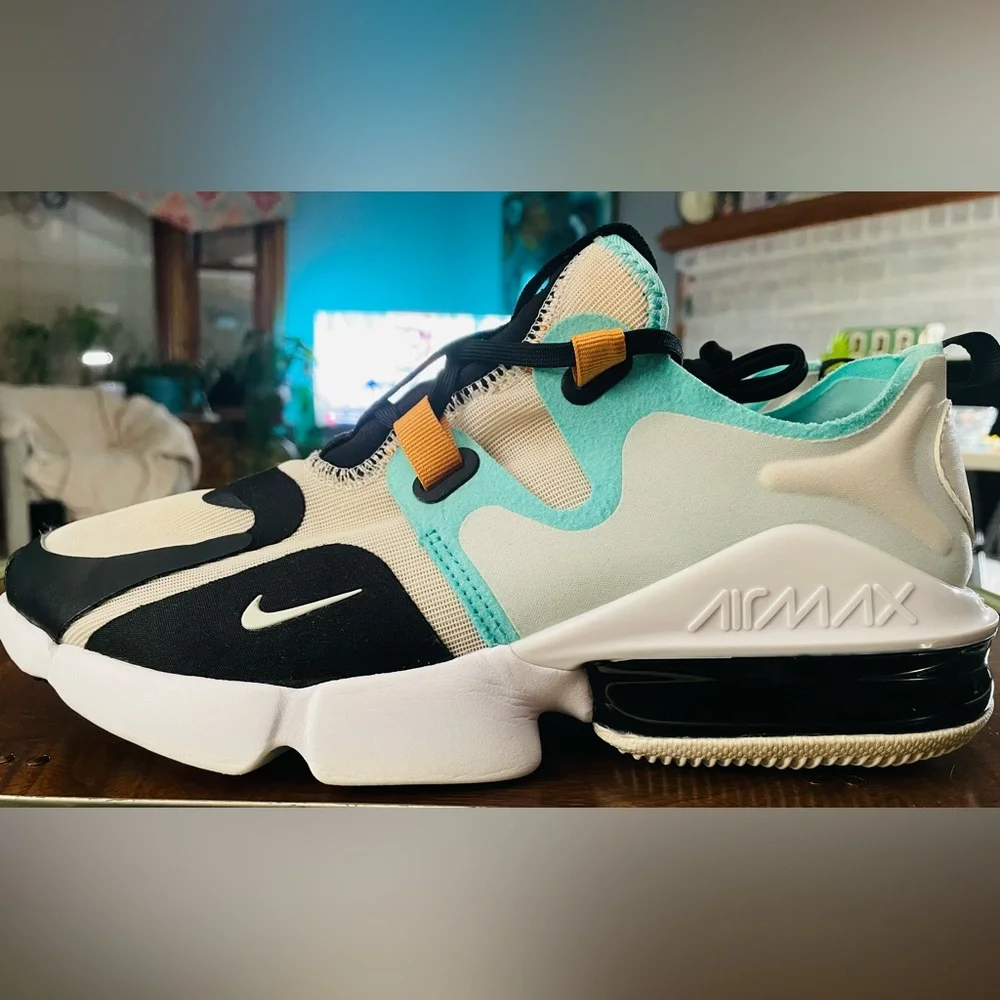 Nike Air Max Infinity
'Phantom' Clean shoe. Replacement box.
10.5 M - Picture 2 of 11